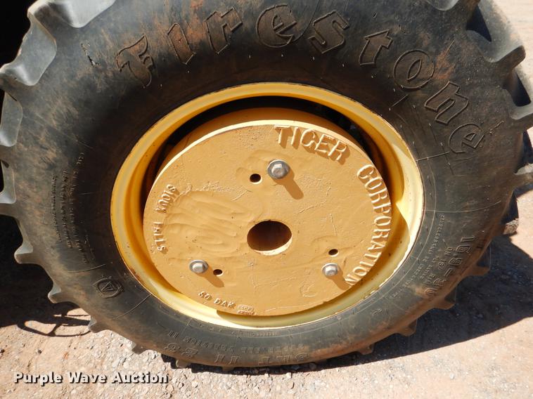 image for item DE3962 2001 John Deere 6310 tractor