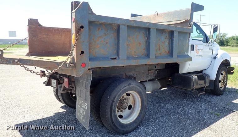image for item DE5333 2003 Ford F650 dump truck