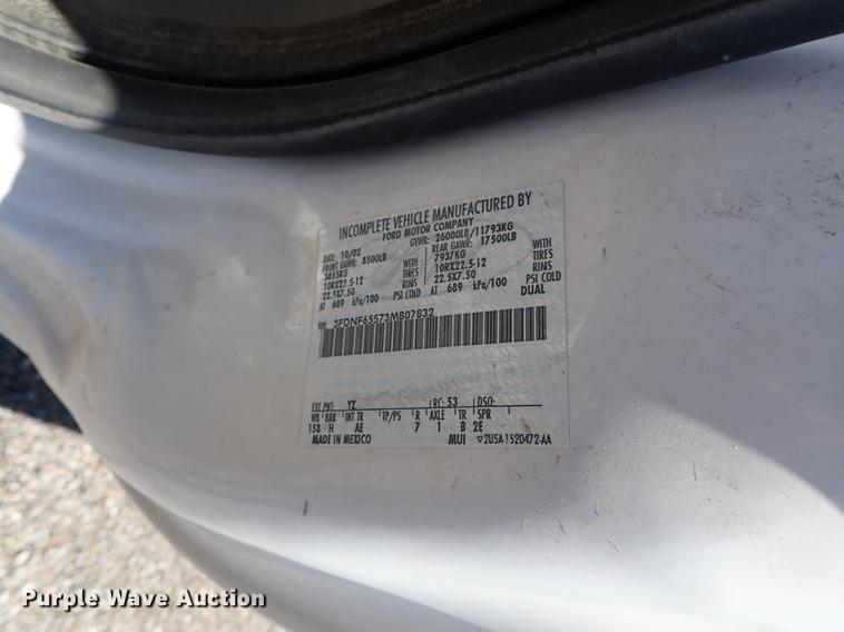 image for item DE5333 2003 Ford F650 dump truck