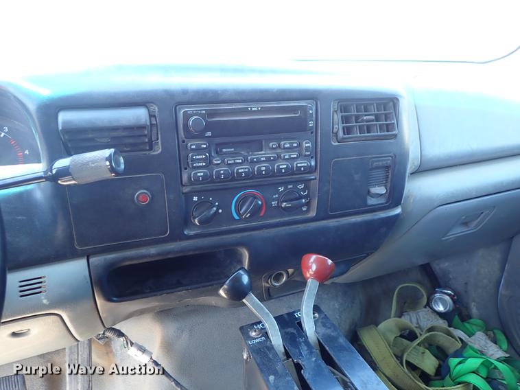 image for item DE5333 2003 Ford F650 dump truck