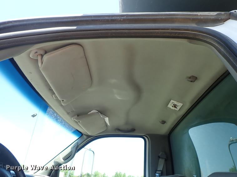 image for item DE5333 2003 Ford F650 dump truck