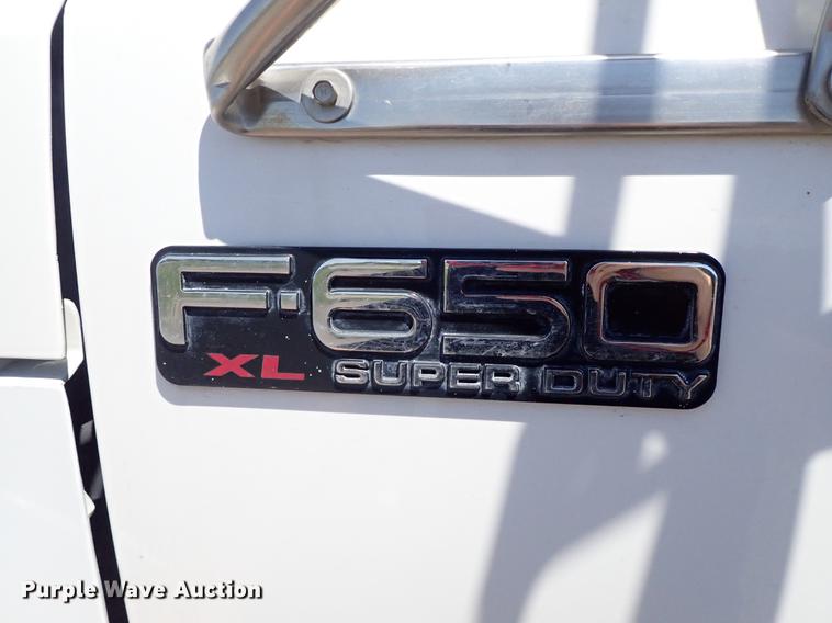 image for item DE5333 2003 Ford F650 dump truck