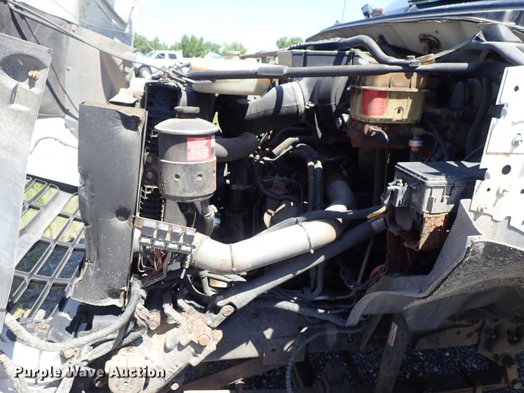 image for item DE5333 2003 Ford F650 dump truck