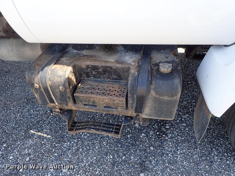 image for item DE5333 2003 Ford F650 dump truck