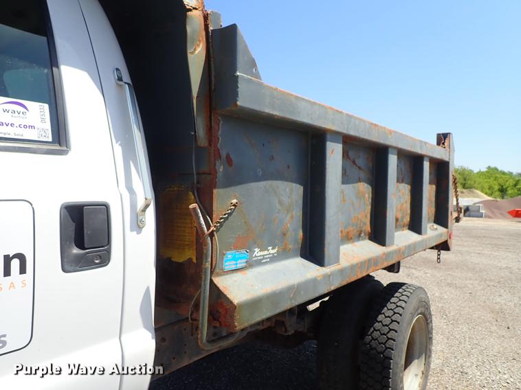 image for item DE5333 2003 Ford F650 dump truck