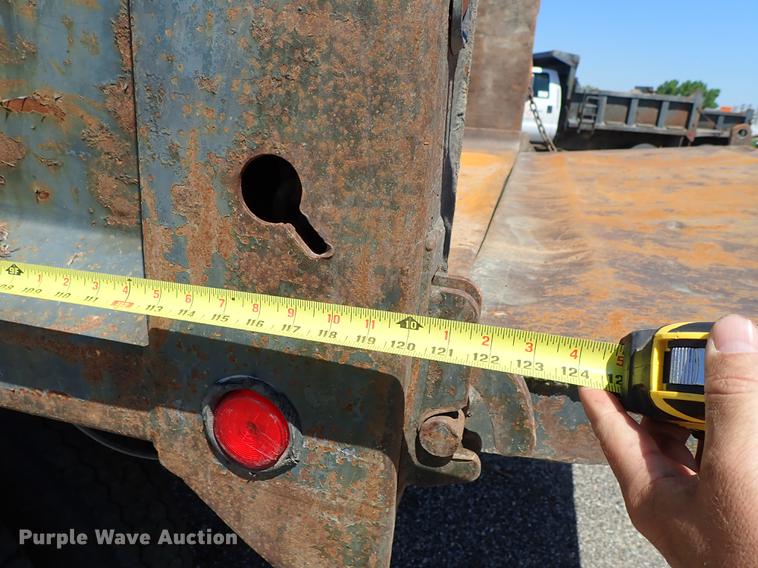 image for item DE5333 2003 Ford F650 dump truck