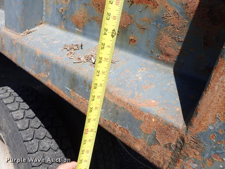 image for item DE5333 2003 Ford F650 dump truck