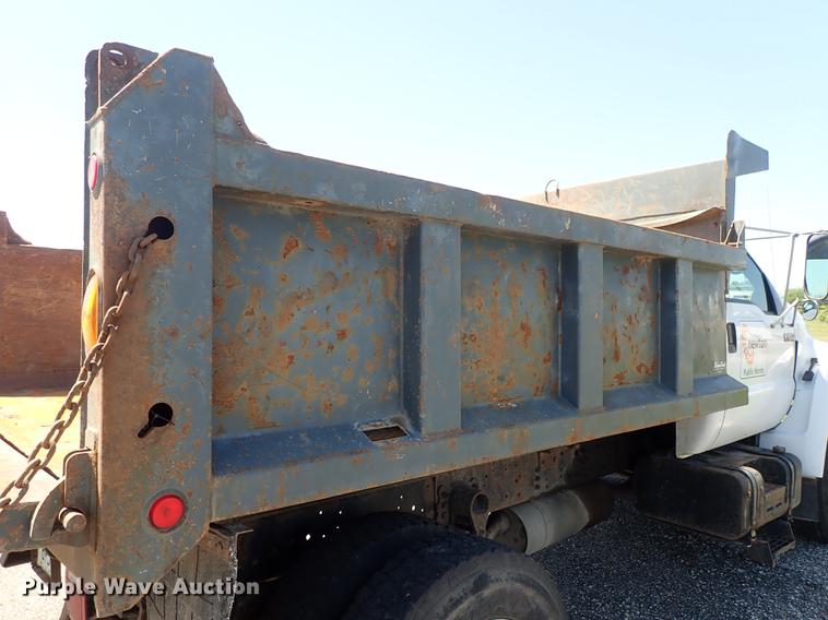 image for item DE5333 2003 Ford F650 dump truck