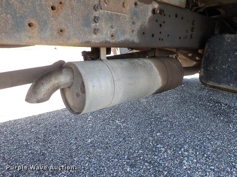 image for item DE5333 2003 Ford F650 dump truck