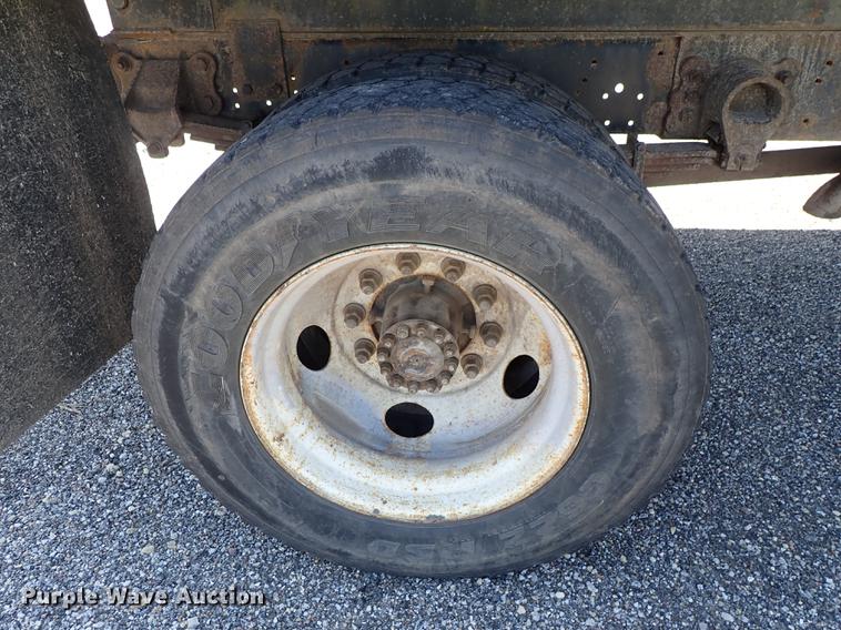 image for item DE5333 2003 Ford F650 dump truck