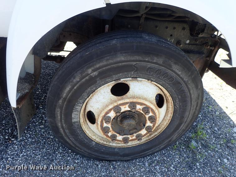 image for item DE5333 2003 Ford F650 dump truck