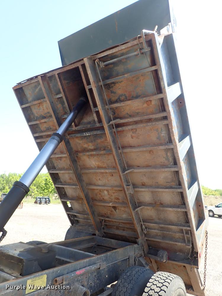 image for item DE5333 2003 Ford F650 dump truck