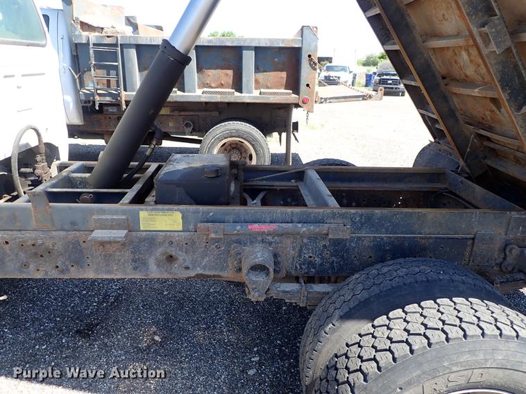 image for item DE5333 2003 Ford F650 dump truck