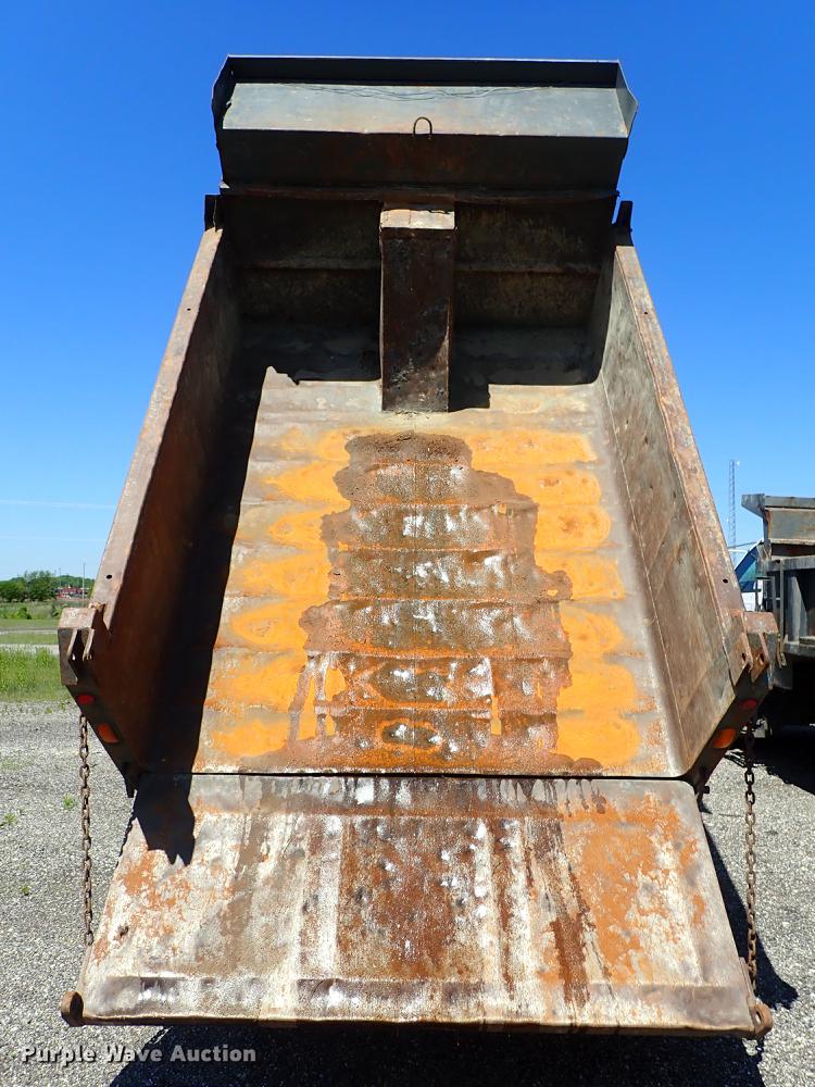 image for item DE5333 2003 Ford F650 dump truck