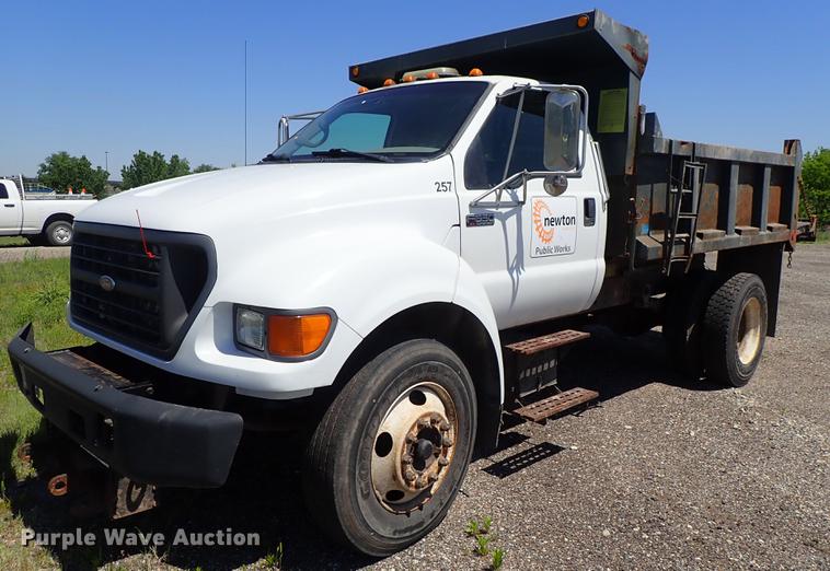image for item DE5334 2002 Ford F650 dump truck