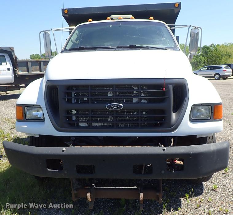 image for item DE5334 2002 Ford F650 dump truck