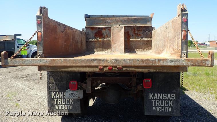 image for item DE5334 2002 Ford F650 dump truck