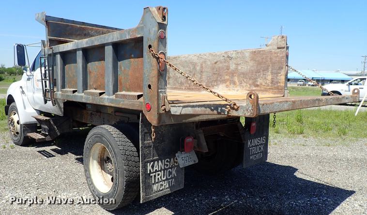 image for item DE5334 2002 Ford F650 dump truck