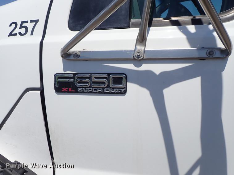 image for item DE5334 2002 Ford F650 dump truck