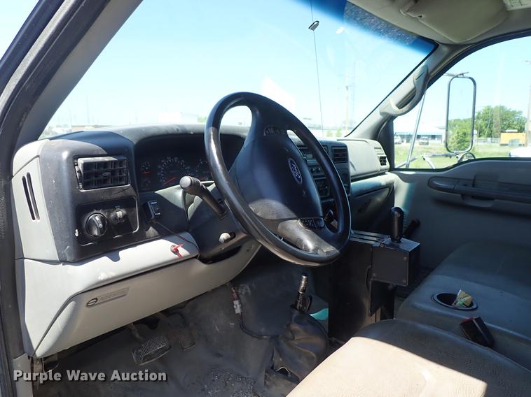 image for item DE5334 2002 Ford F650 dump truck