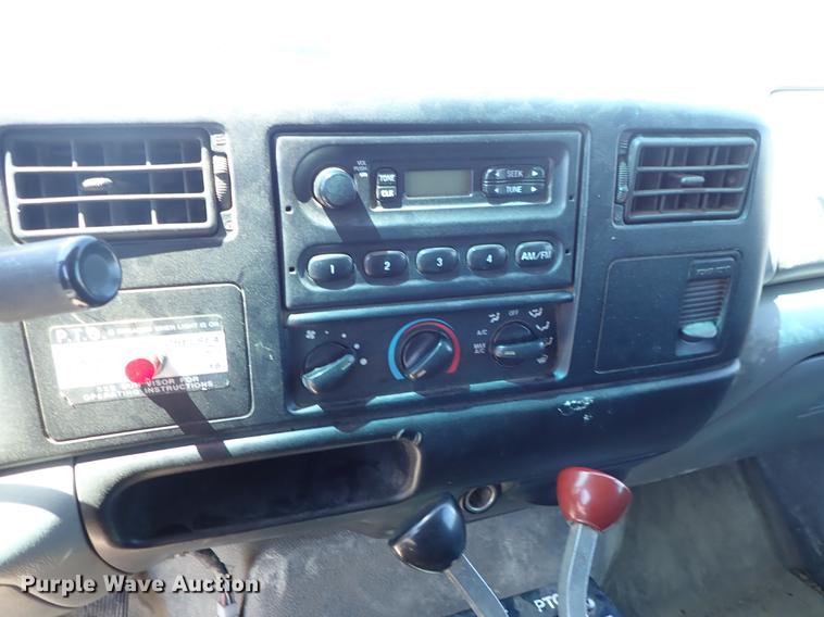 image for item DE5334 2002 Ford F650 dump truck