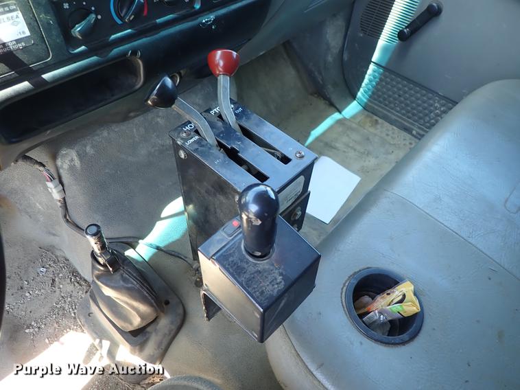 image for item DE5334 2002 Ford F650 dump truck