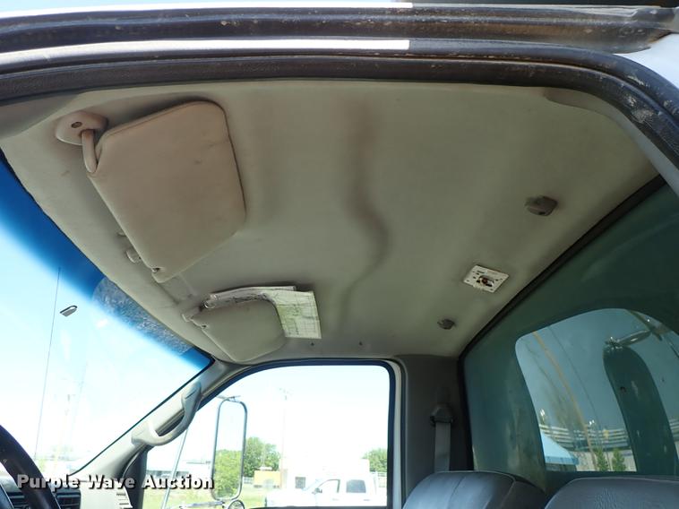 image for item DE5334 2002 Ford F650 dump truck