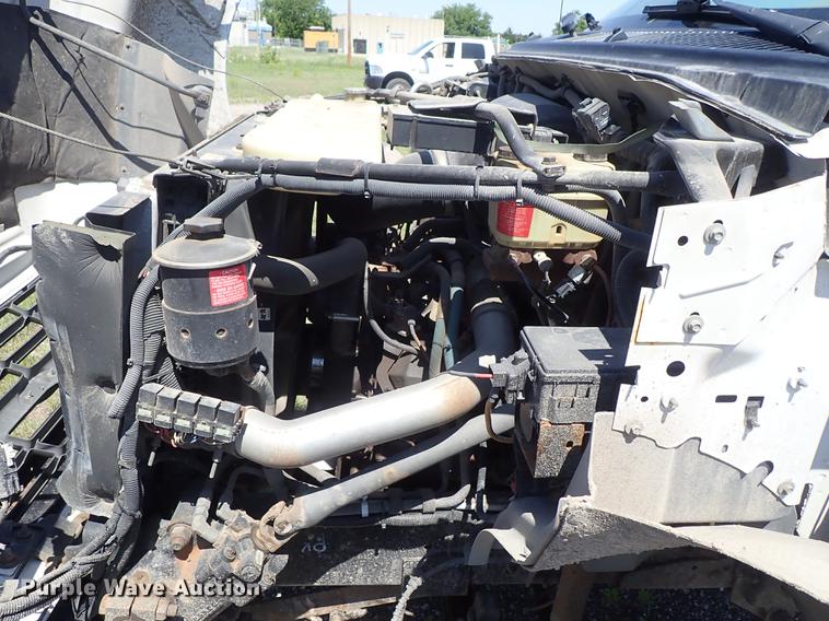 image for item DE5334 2002 Ford F650 dump truck