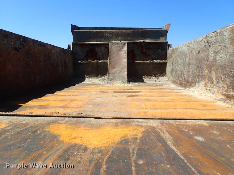 image for item DE5334 2002 Ford F650 dump truck