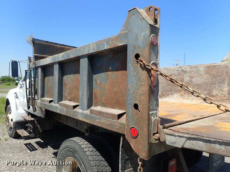 image for item DE5334 2002 Ford F650 dump truck