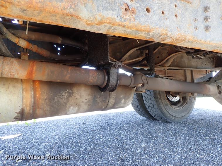 image for item DE5334 2002 Ford F650 dump truck