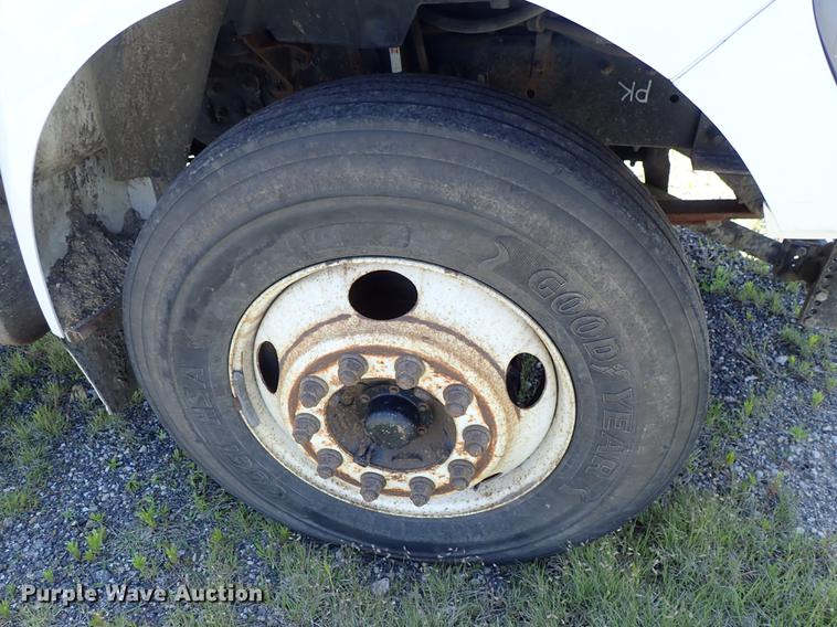 image for item DE5334 2002 Ford F650 dump truck