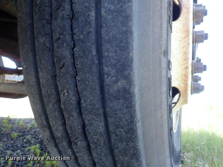 image for item DE5334 2002 Ford F650 dump truck