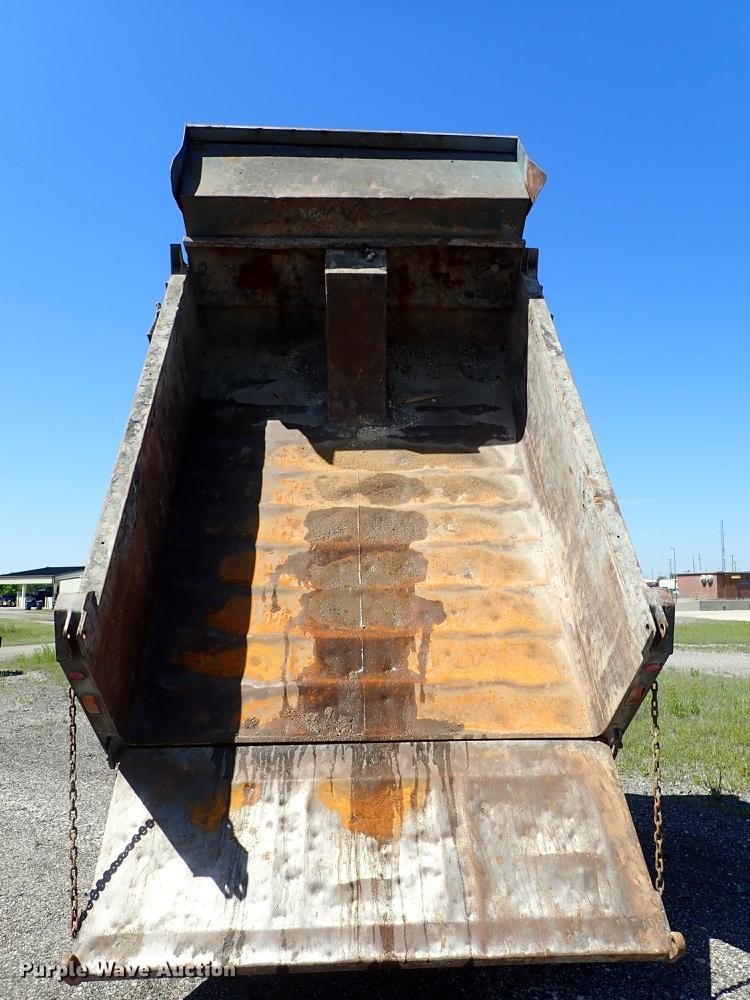 image for item DE5334 2002 Ford F650 dump truck