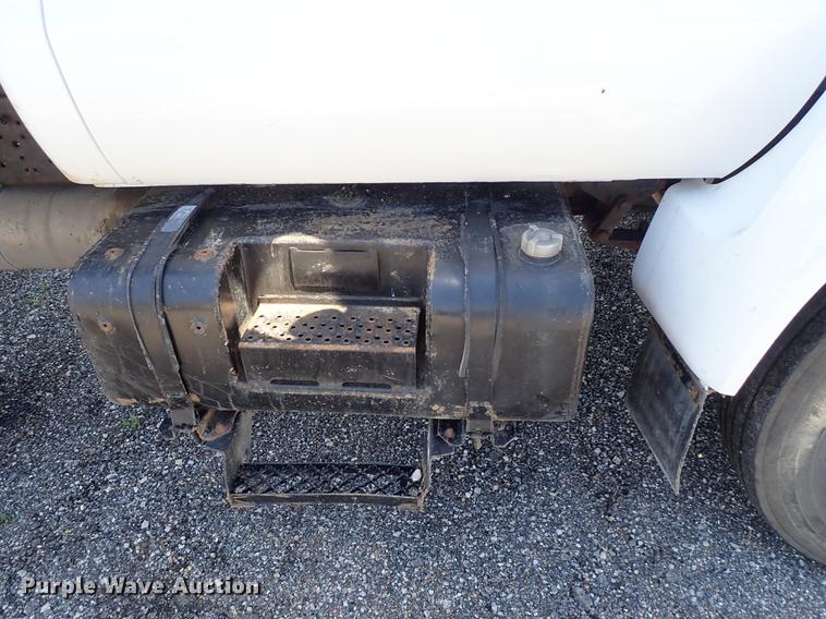 image for item DE5335 2003 Ford F650 dump truck