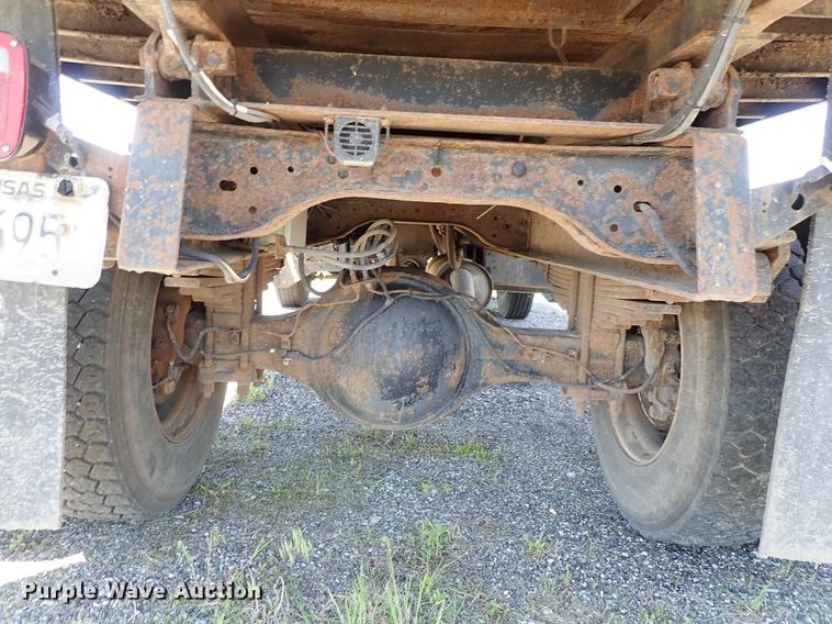 image for item DE5335 2003 Ford F650 dump truck