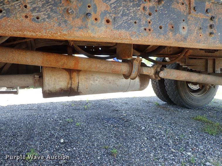 image for item DE5335 2003 Ford F650 dump truck