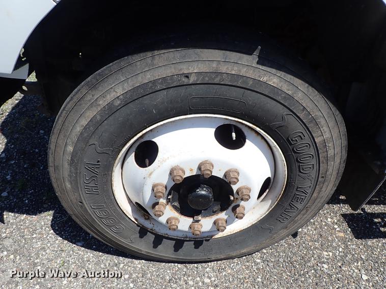 image for item DE5335 2003 Ford F650 dump truck