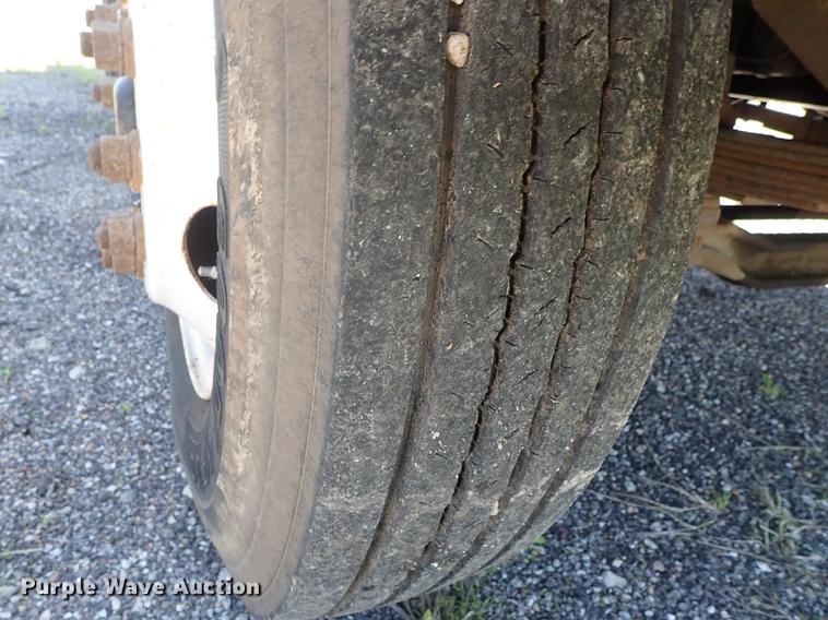 image for item DE5335 2003 Ford F650 dump truck