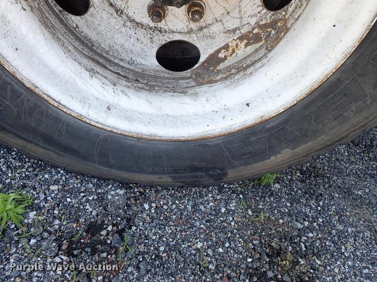 image for item DE5335 2003 Ford F650 dump truck