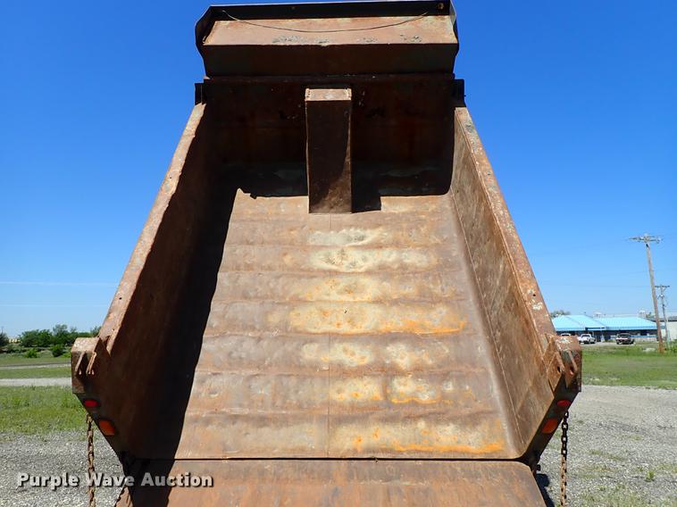 image for item DE5335 2003 Ford F650 dump truck