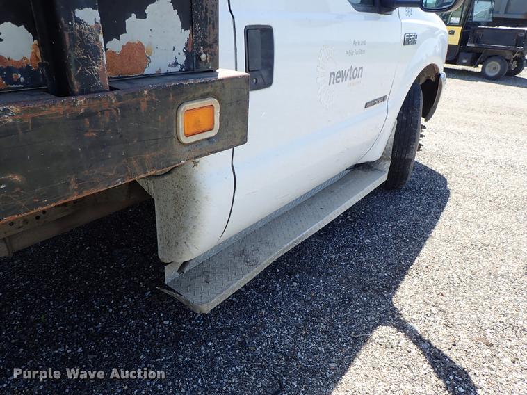 image for item DE5336 2000 Ford F350 Super Duty dump bed pickup truck