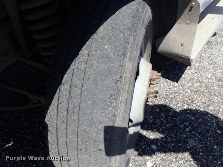 image for item DE5336 2000 Ford F350 Super Duty dump bed pickup truck