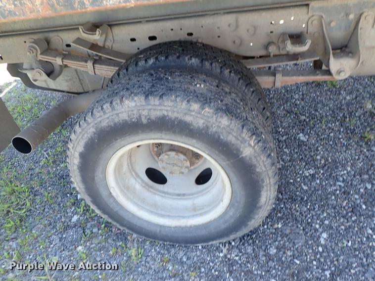 image for item DE5336 2000 Ford F350 Super Duty dump bed pickup truck