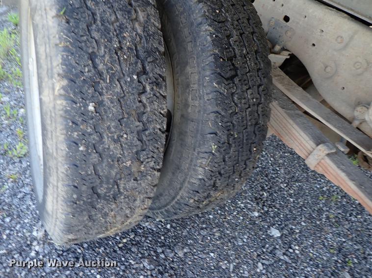 image for item DE5336 2000 Ford F350 Super Duty dump bed pickup truck