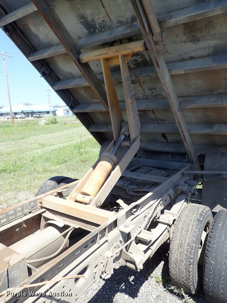 image for item DE5336 2000 Ford F350 Super Duty dump bed pickup truck