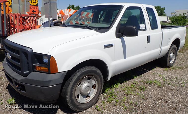image for item DE5337 2006 Ford F250 Super Duty SuperCab pickup truck