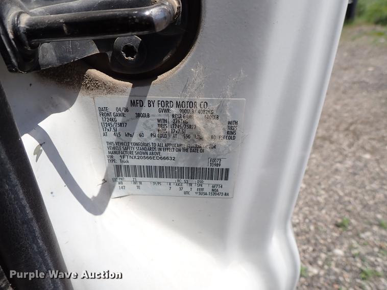 image for item DE5337 2006 Ford F250 Super Duty SuperCab pickup truck