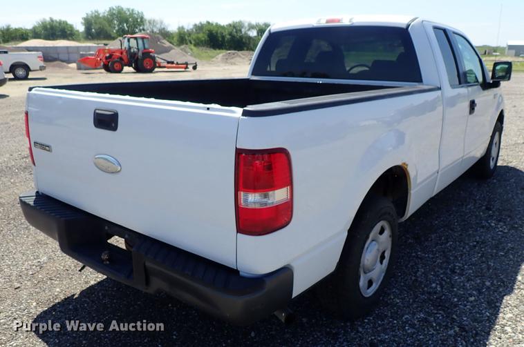image for item DE5338 2006 Ford F150 SuperCab pickup truck