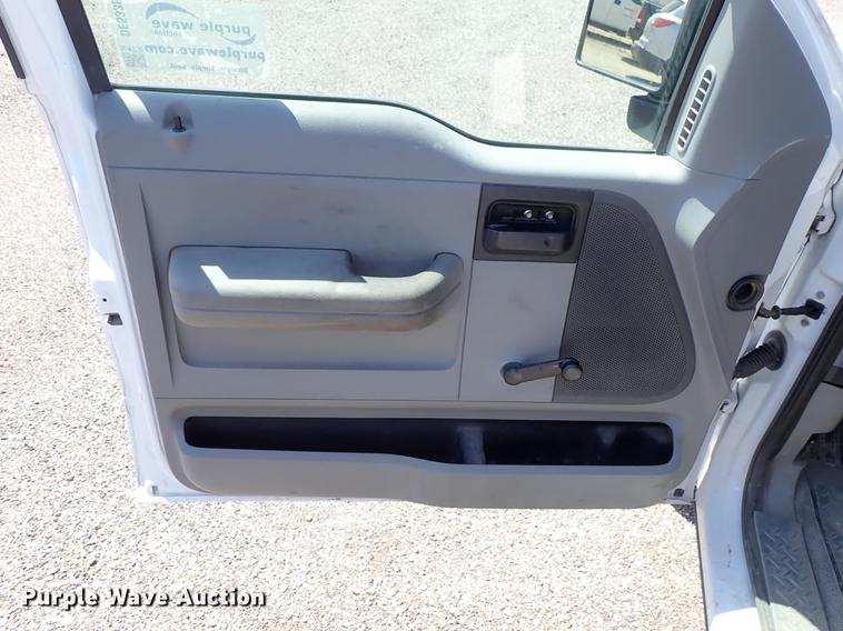 image for item DE5338 2006 Ford F150 SuperCab pickup truck